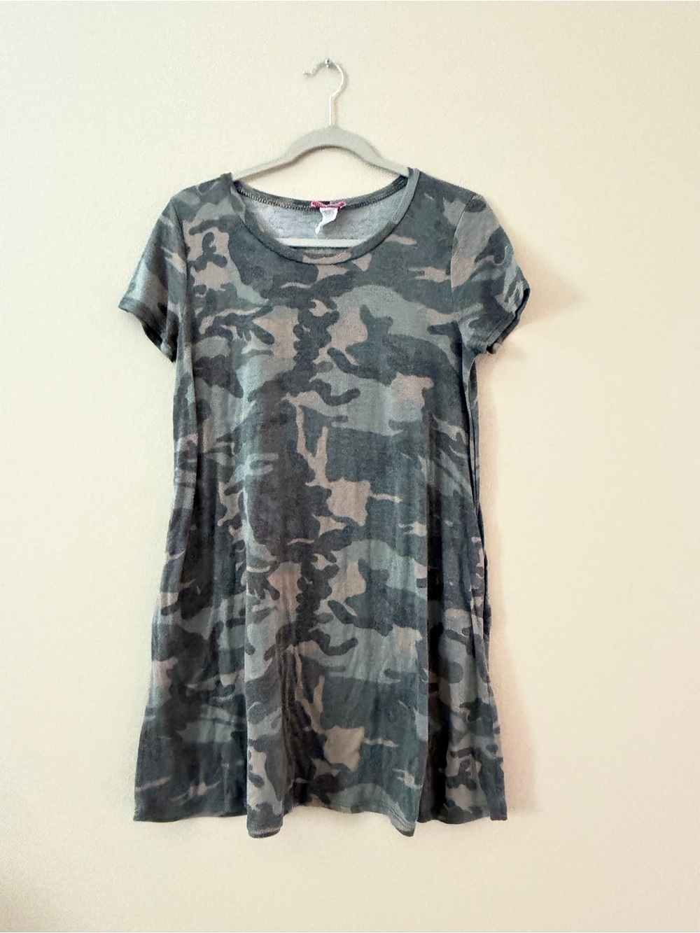 Pink Lily Gray Tee with Pink Script Brand Tag